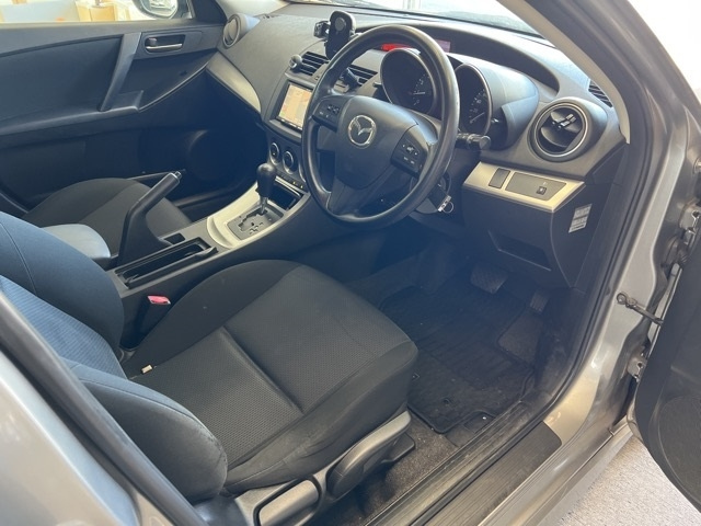 MAZDA AXELA 2010
