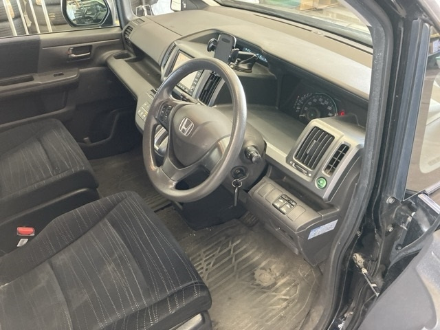 HONDA STEP WAGON 2011