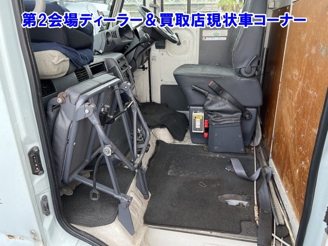 TOYOTA QUICKDELIVERY VAN 2010