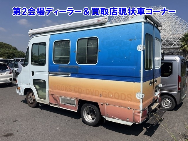 TOYOTA QUICKDELIVERY VAN 2010