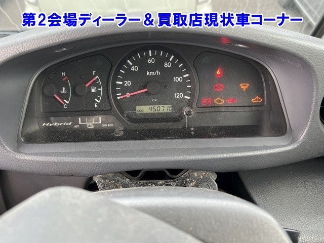 TOYOTA QUICKDELIVERY VAN 2010
