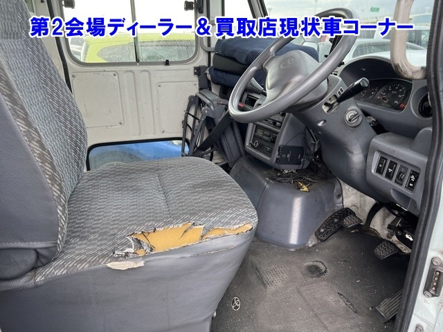 TOYOTA QUICKDELIVERY VAN 2010