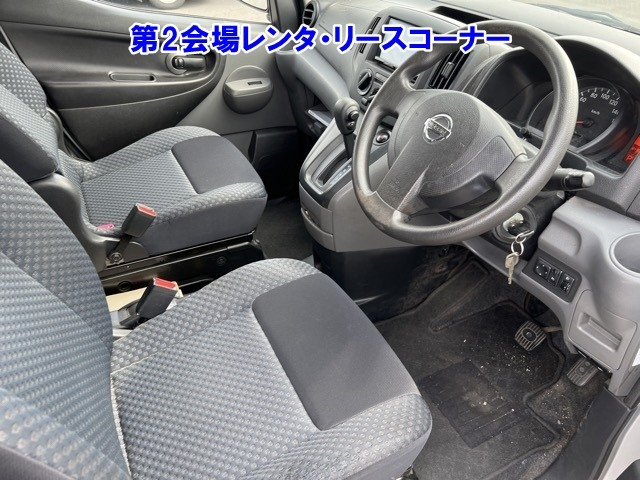 NISSAN NV200 2018