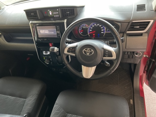 TOYOTA ROOMY 2017