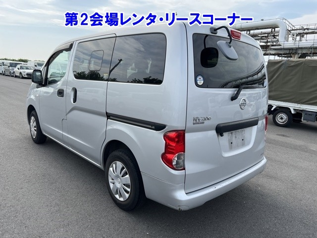 NISSAN NV200 2018