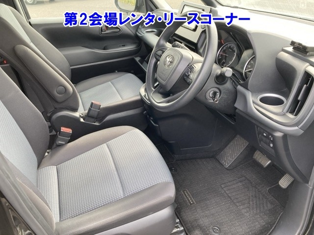 TOYOTA NOAH 2022