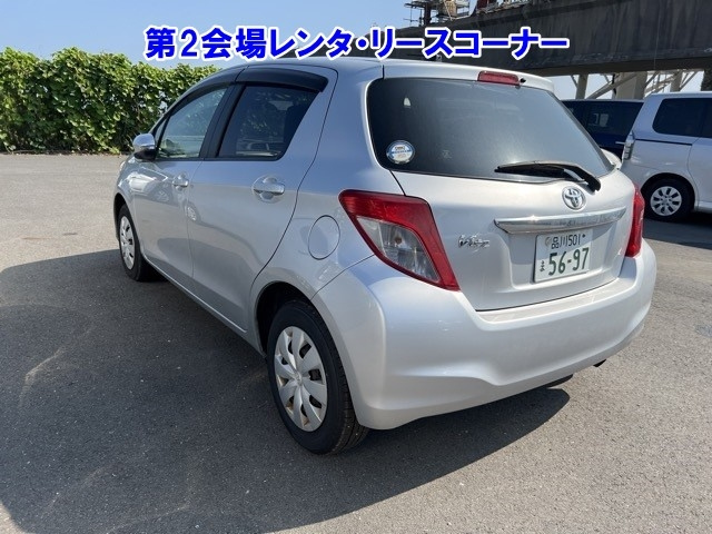 TOYOTA VITZ 2011