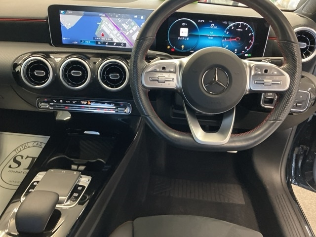 MERCEDES BENZ A CLASS 2021