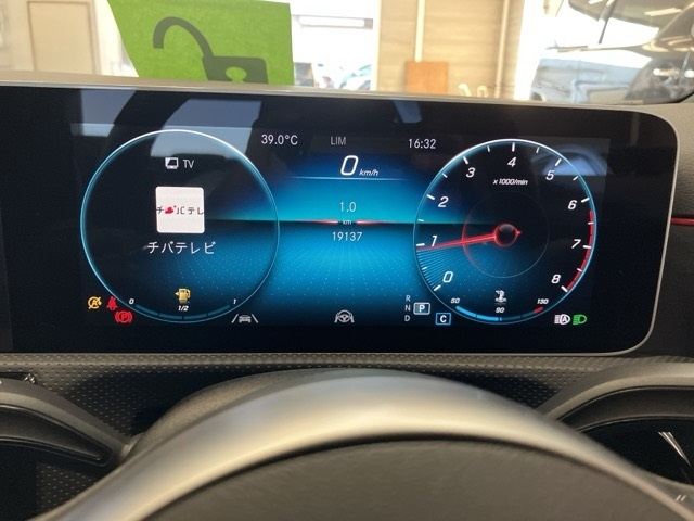 MERCEDES BENZ A CLASS 2021