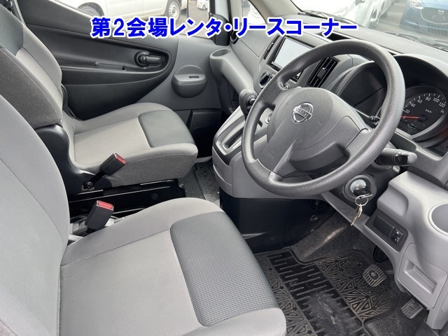 NISSAN NV200 2019