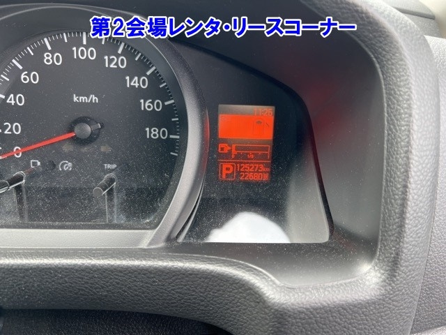 NISSAN NV200 2019