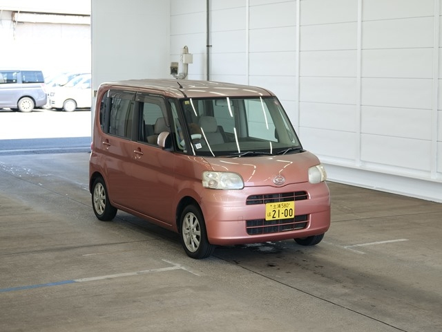DAIHATSU TANTO 2008