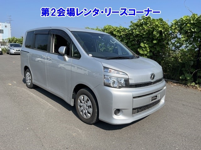 TOYOTA VOXY 2014