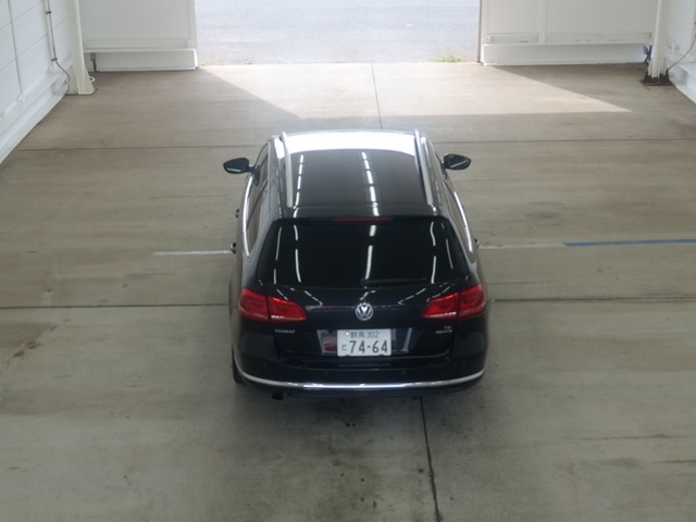 VOLKSWAGEN PASSAT VARIANT 2011