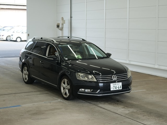 VOLKSWAGEN PASSAT VARIANT 2011