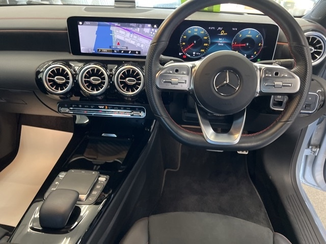 MERCEDES BENZ CLA CLASS 2020