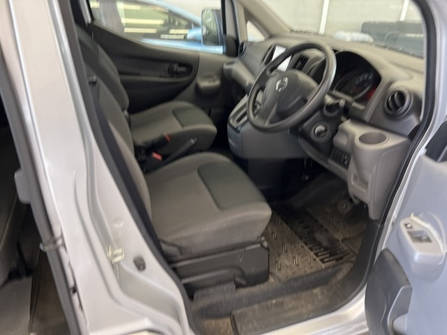NISSAN NV200 2019