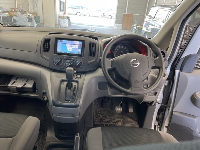 NISSAN NV200 2019