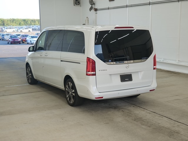 MERCEDES BENZ V CLASS 2016