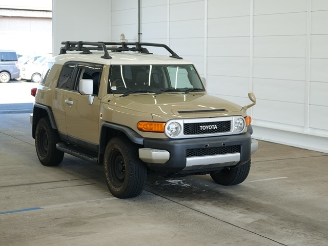 TOYOTA FJ CRUISER 2011