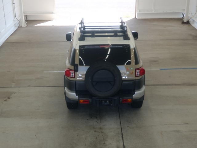 TOYOTA FJ CRUISER 2011