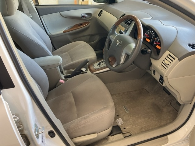 TOYOTA COROLLA AXIO 2011