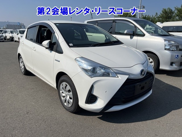 TOYOTA VITZ 2020