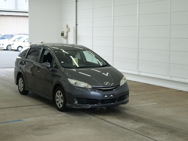 TOYOTA WISH 2014