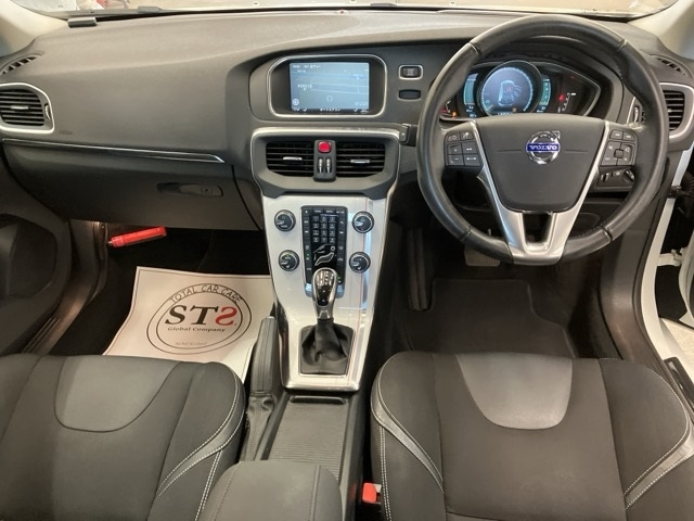 VOLVO V40 2014