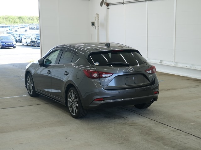 MAZDA AXELA 2017