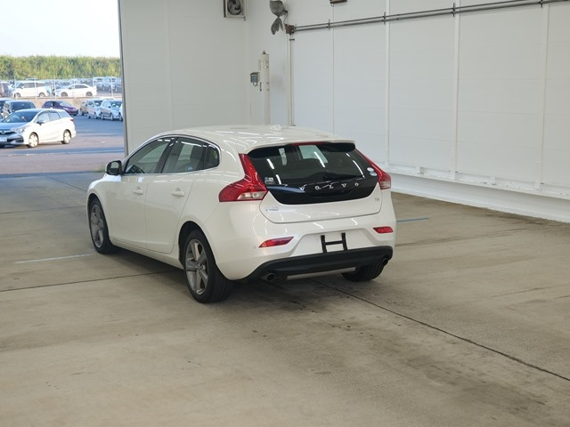 VOLVO V40 2014