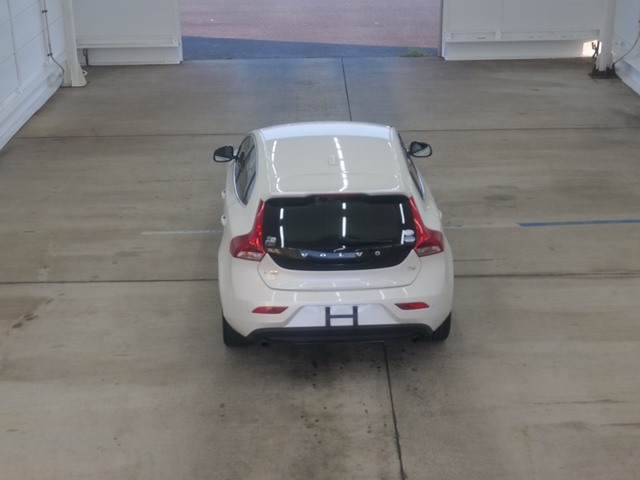 VOLVO V40 2014