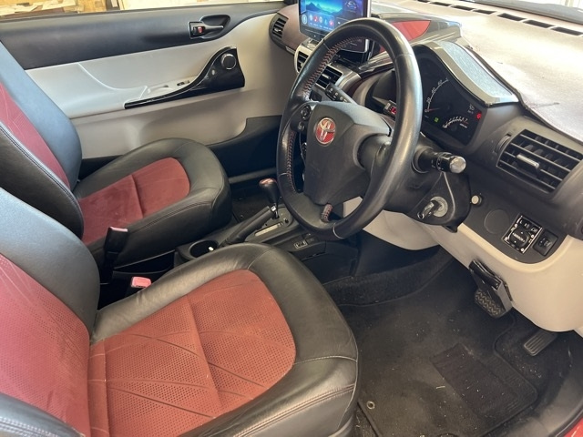 TOYOTA IQ 2011