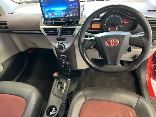 TOYOTA IQ 2011