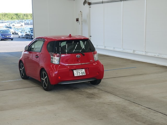 TOYOTA IQ 2011