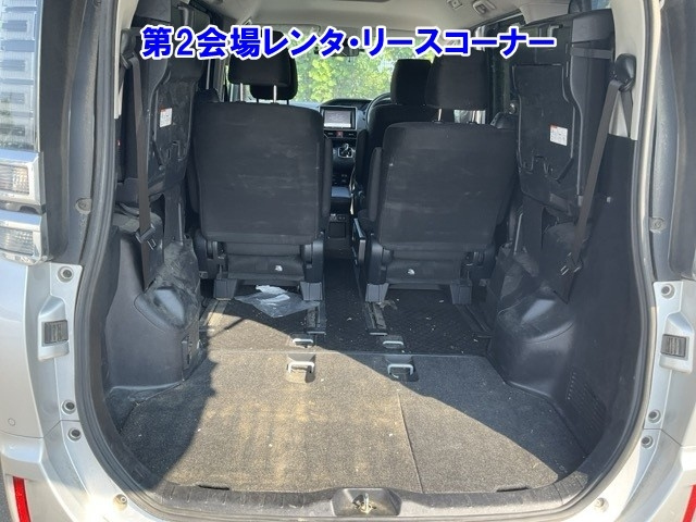 TOYOTA VOXY 2019