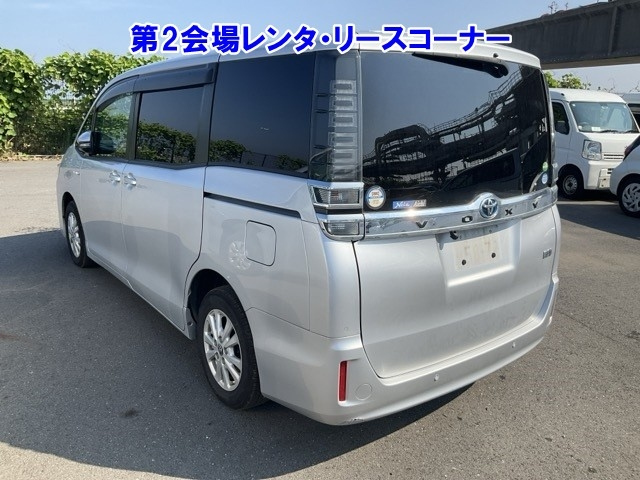 TOYOTA VOXY 2019
