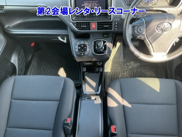 TOYOTA VOXY 2019