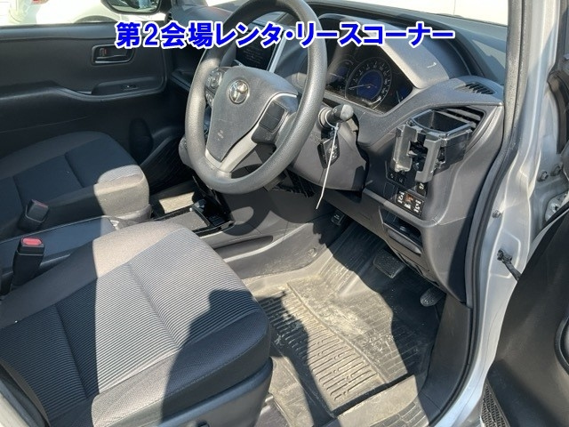 TOYOTA VOXY 2019