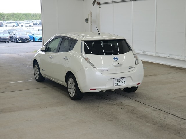 NISSAN LEAF 2016