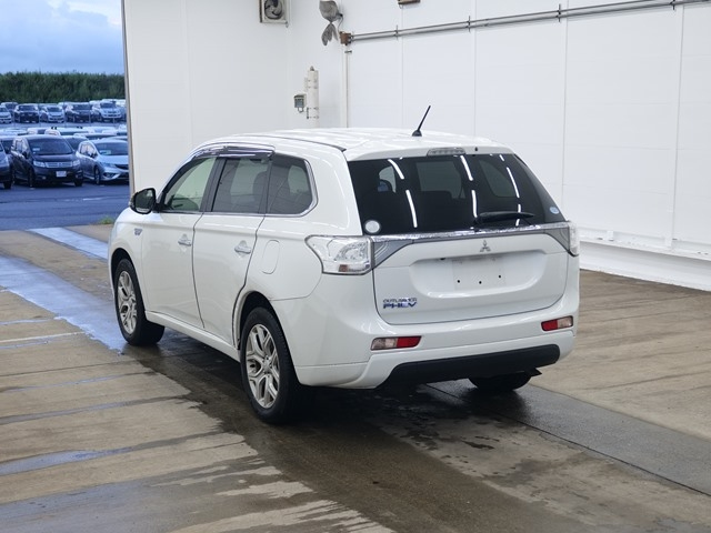 MITSUBISHI OUTLANDER PHEV 2014