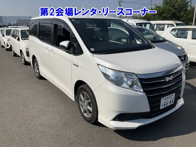 TOYOTA NOAH 2017