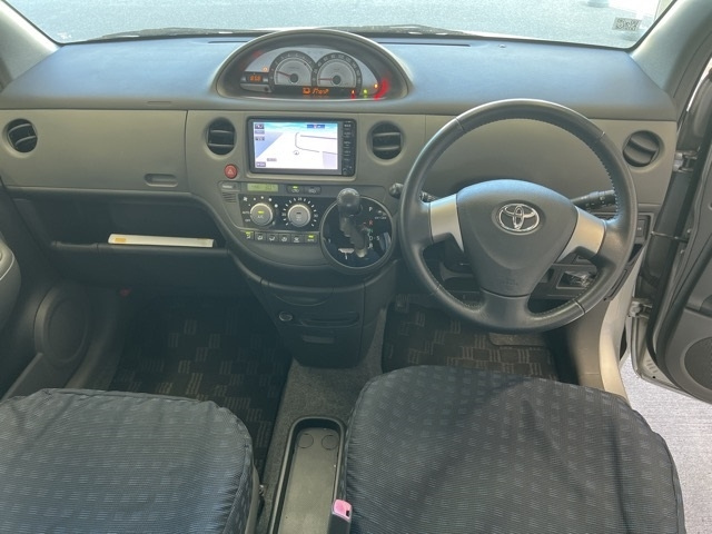 TOYOTA SIENTA 2014