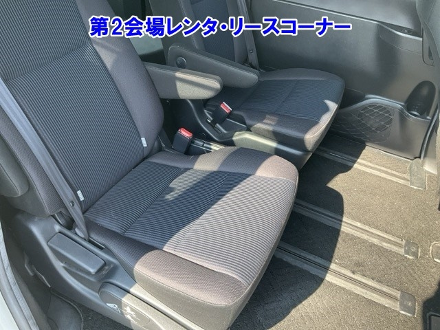 TOYOTA NOAH 2017