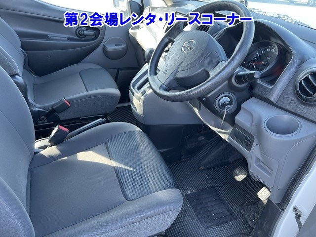 NISSAN NV200 2018