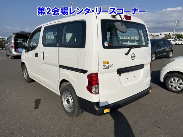 NISSAN NV200 2018