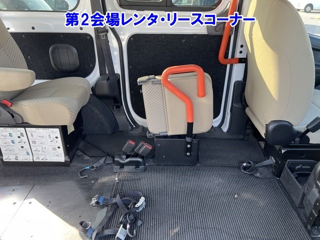 NISSAN NV200 2020
