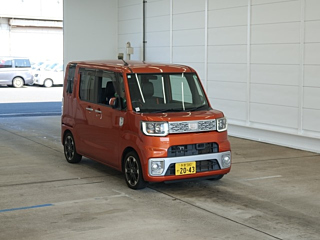 DAIHATSU WAKE 2015