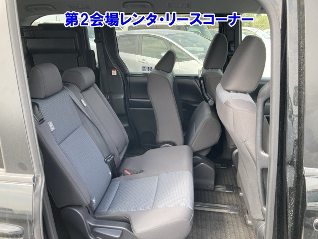 TOYOTA NOAH 2022