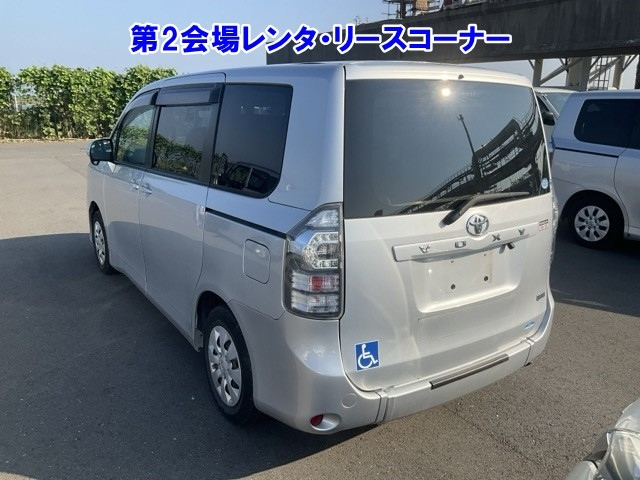 TOYOTA VOXY 2014